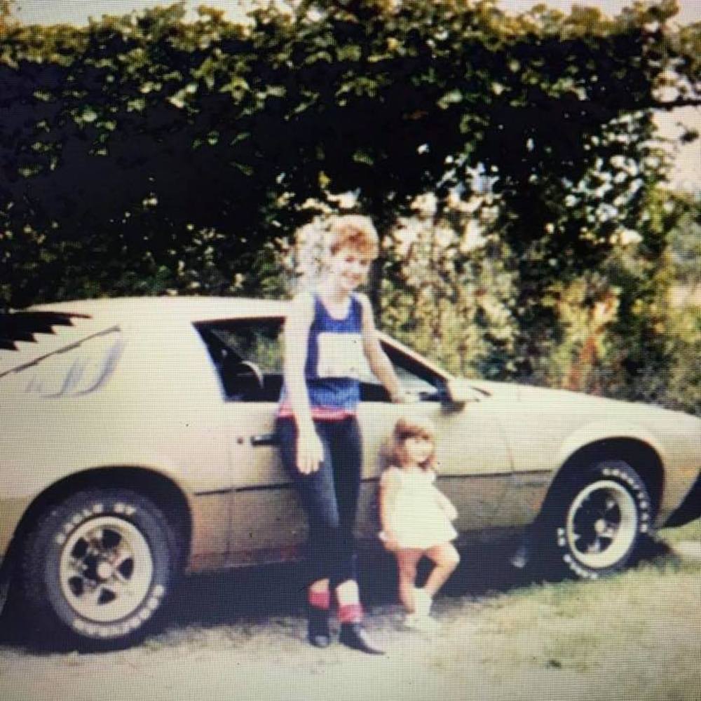 Meet your Posher, Rhomaleta